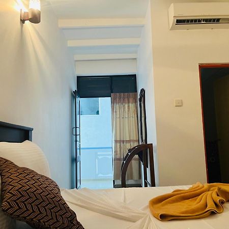 Crystal Wave Holiday Resort Polhena ماتارا المظهر الخارجي الصورة