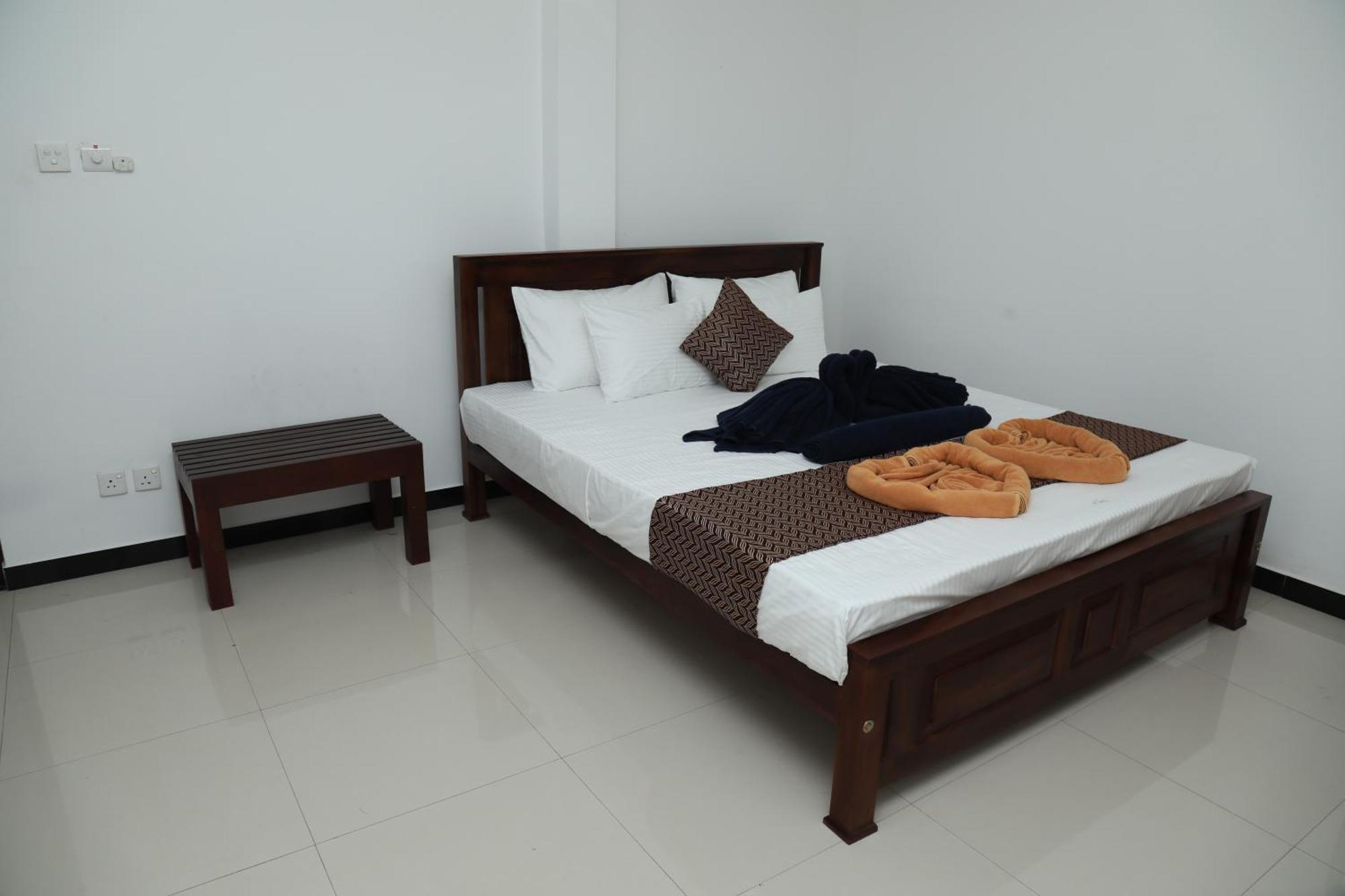 Crystal Wave Holiday Resort Polhena ماتارا المظهر الخارجي الصورة