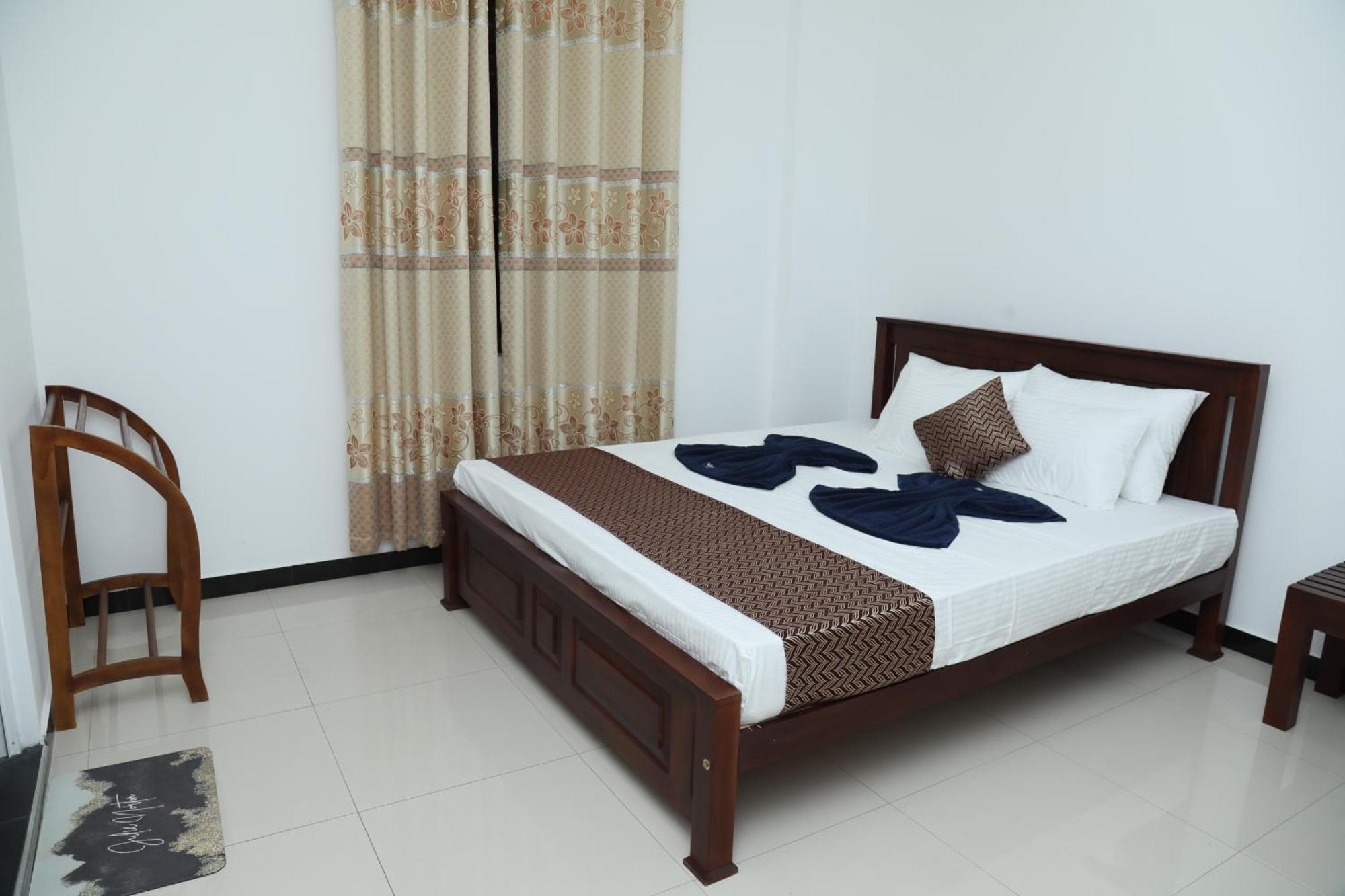 Crystal Wave Holiday Resort Polhena ماتارا المظهر الخارجي الصورة