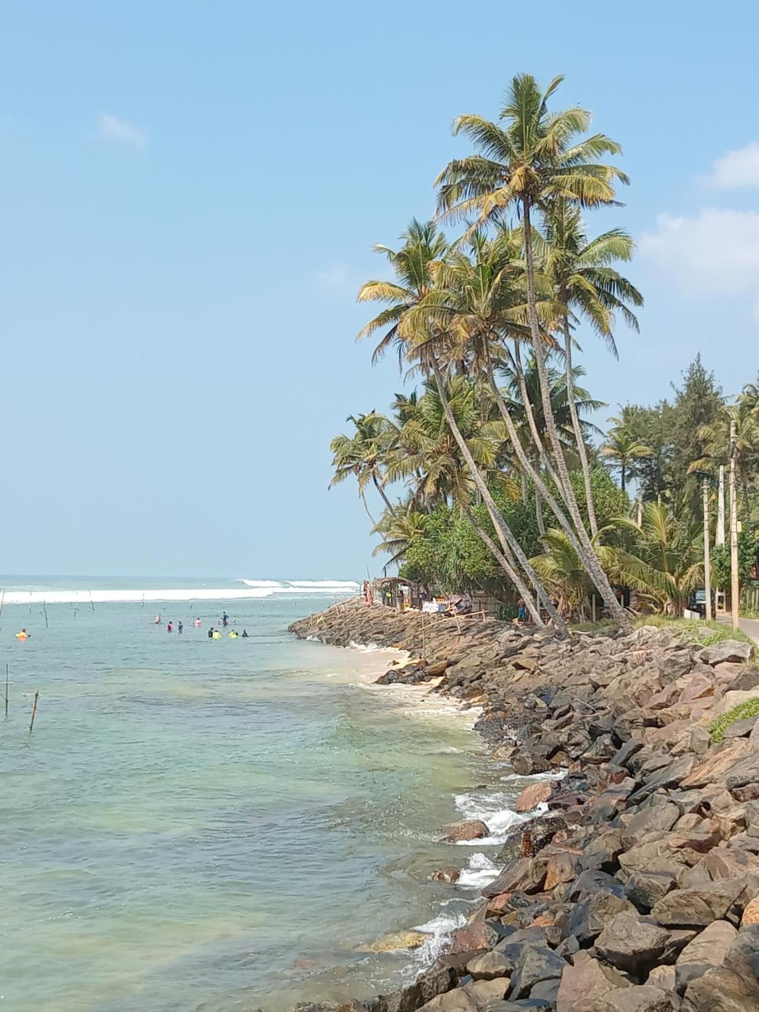 Crystal Wave Holiday Resort Polhena ماتارا المظهر الخارجي الصورة