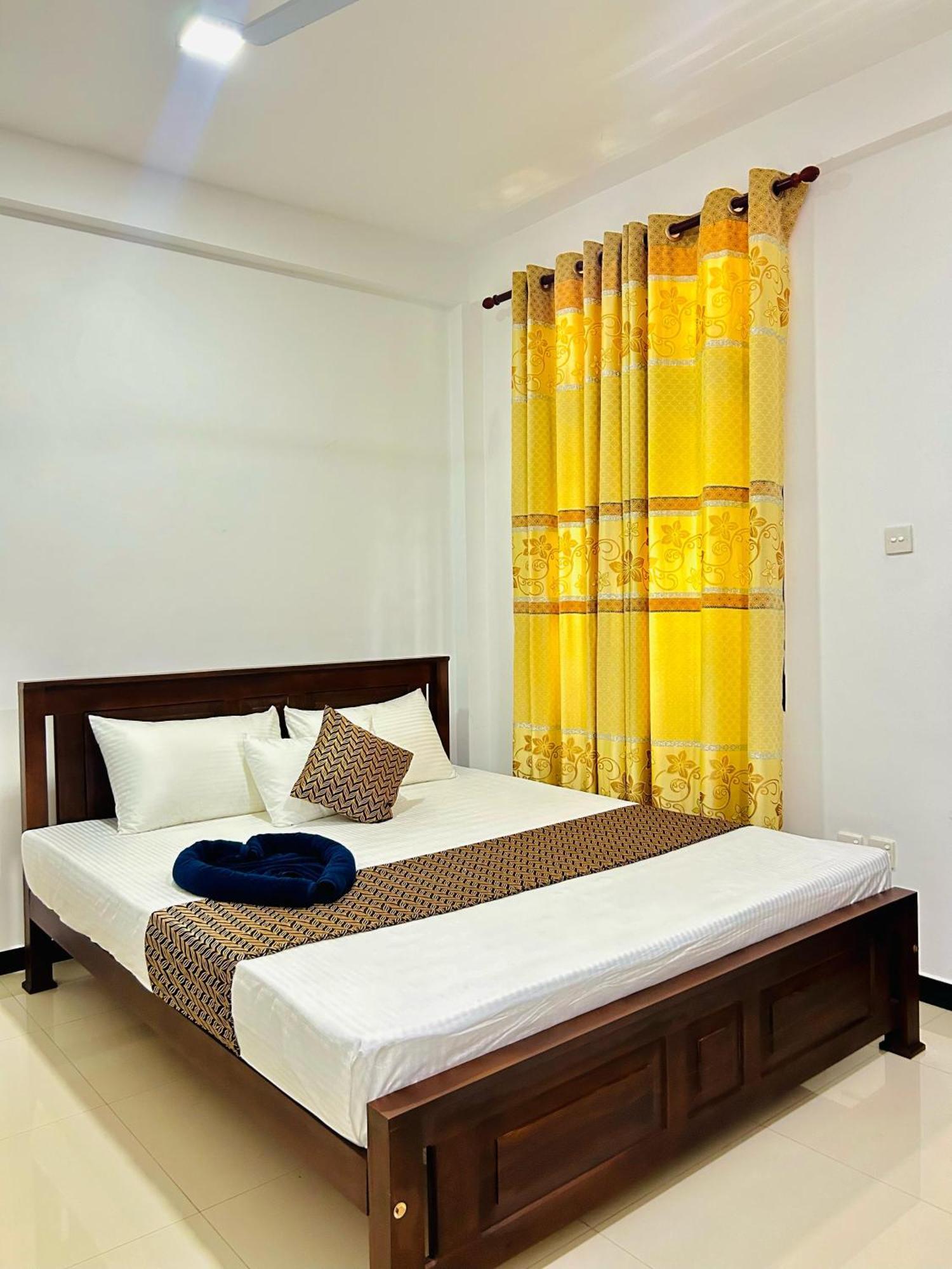 Crystal Wave Holiday Resort Polhena ماتارا المظهر الخارجي الصورة